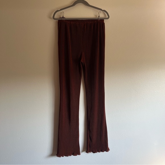 Gilli Cinnamon Plisse Hem Satin Blouse and Pant Lettuce Hem Set Size Medium - Picture 16 of 16